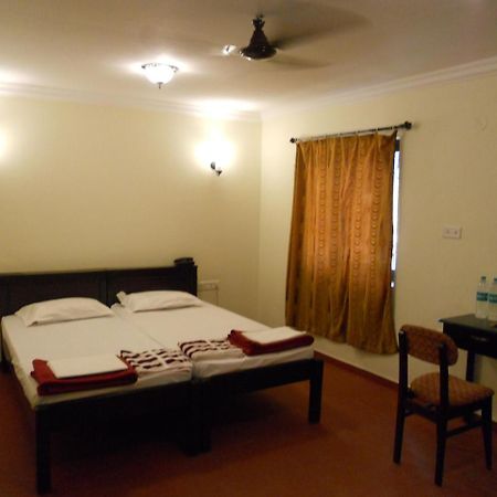 Lamour Beach Resort Бенаулим Экстерьер фото