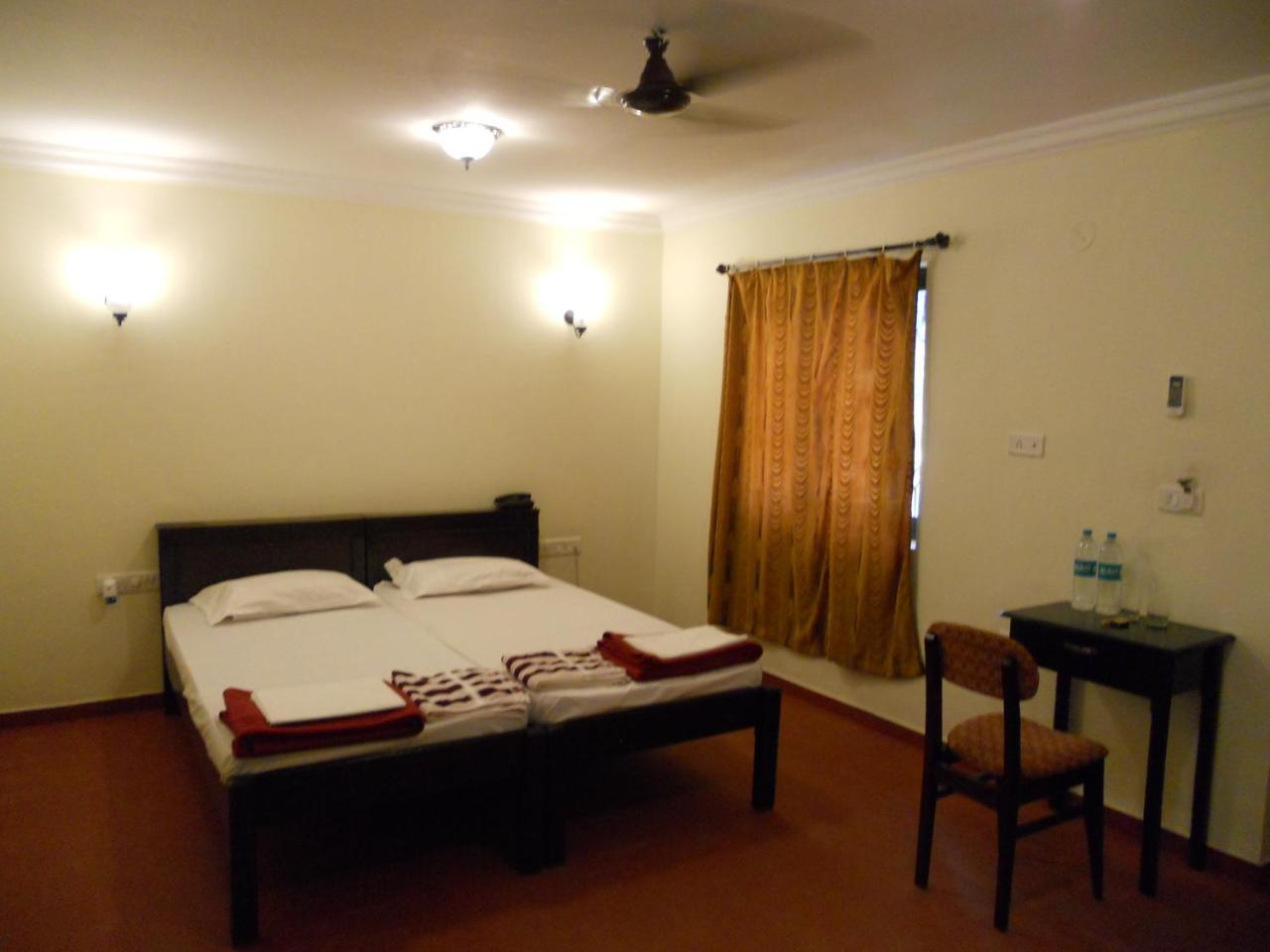 Lamour Beach Resort Бенаулим Экстерьер фото