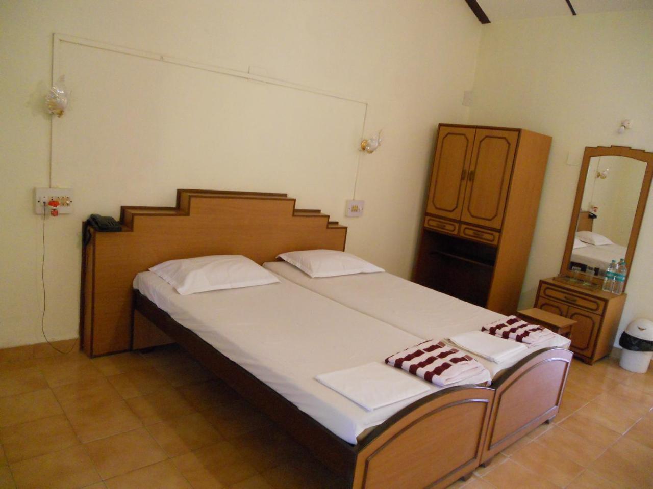 Lamour Beach Resort Бенаулим Экстерьер фото
