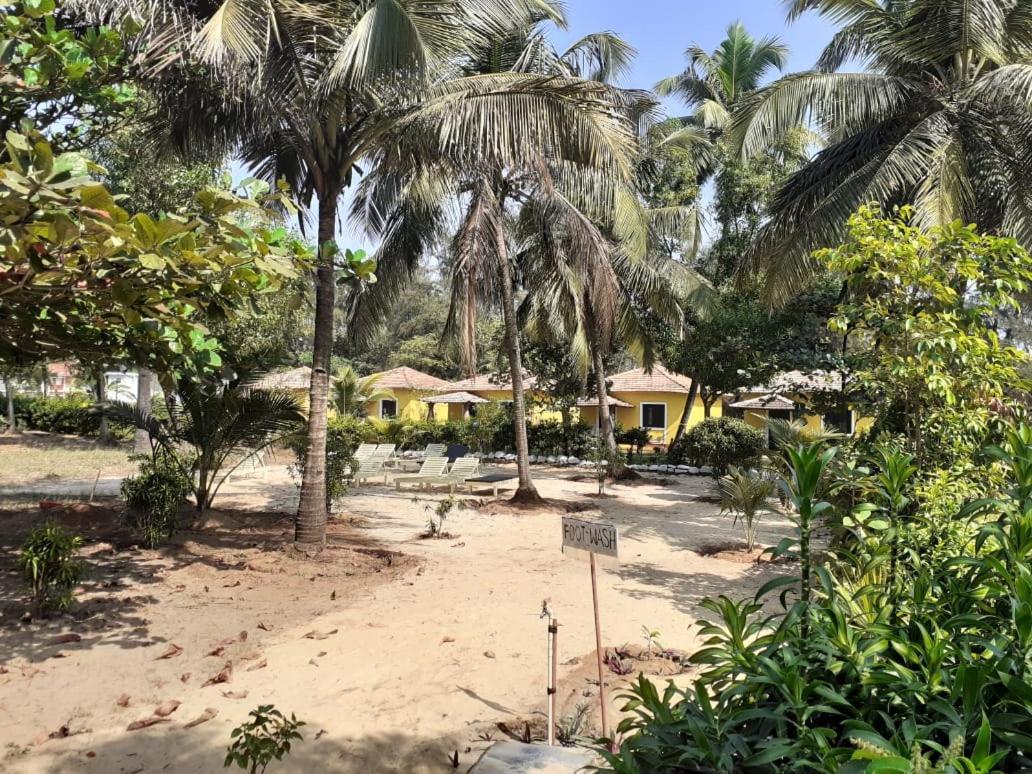 Lamour Beach Resort Бенаулим Экстерьер фото